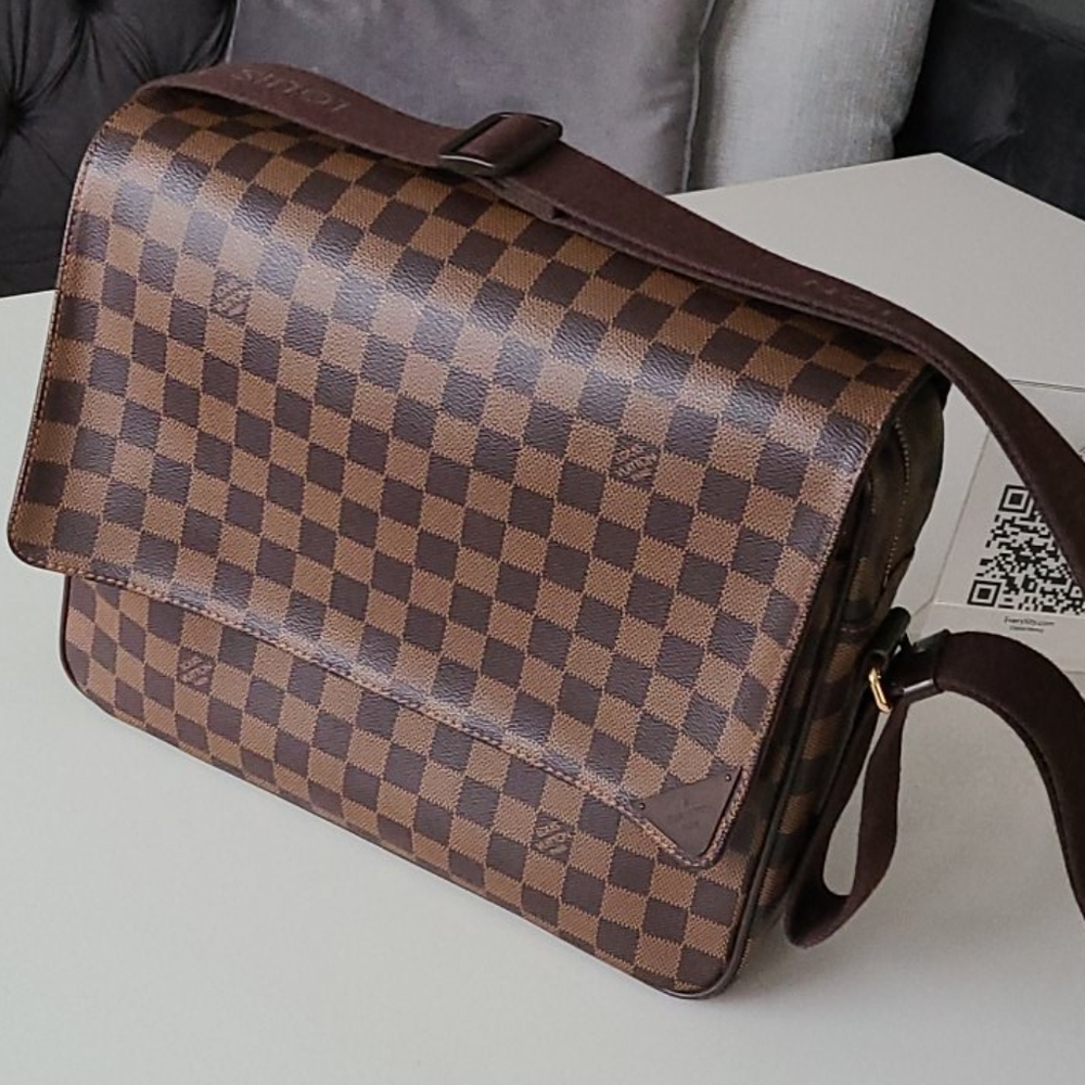 Men's LV messenger bag